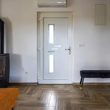 Olivarum With Heated Pool Nyaraló