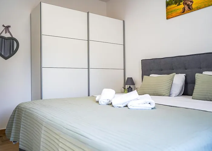 Nyaraló Olivarum With Heated Pool Bila Vlaka