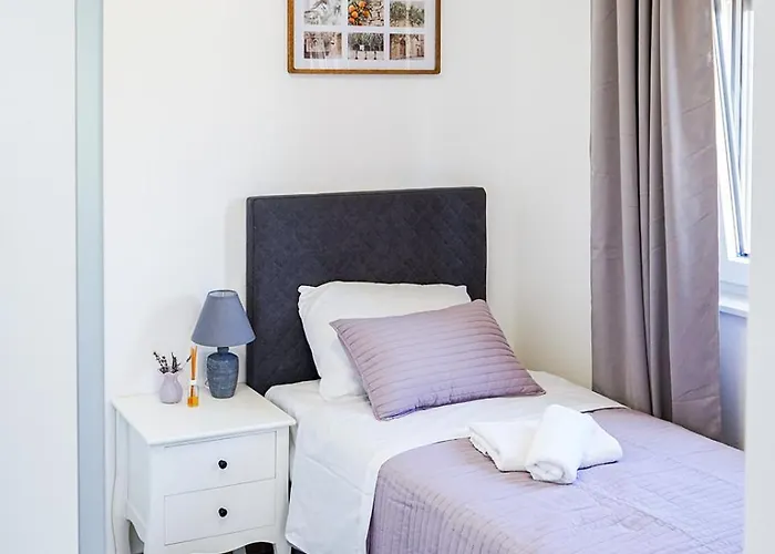 Olivarum With Heated Pool Nyaraló *