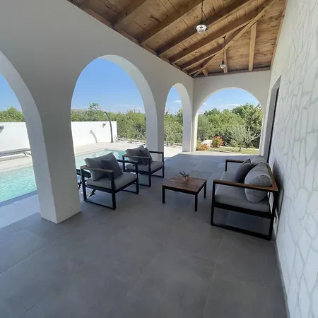 Σπίτι διακοπών Olivarum With Heated Pool Bila Vlaka
