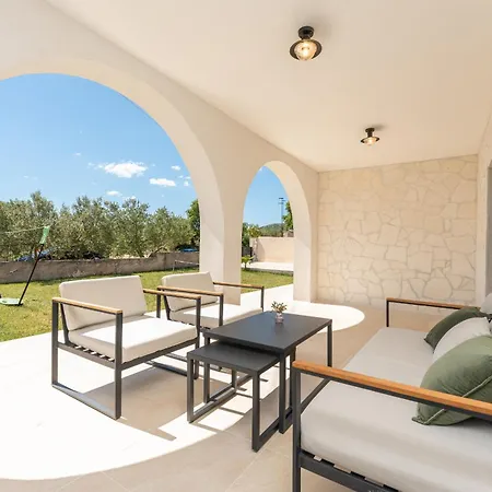 Olivarum With Heated Pool