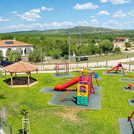 Olivarum With Heated Pool