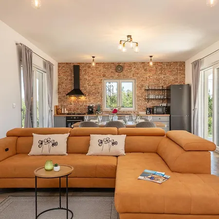 Olivarum With Heated Pool Holiday home Bila Vlaka