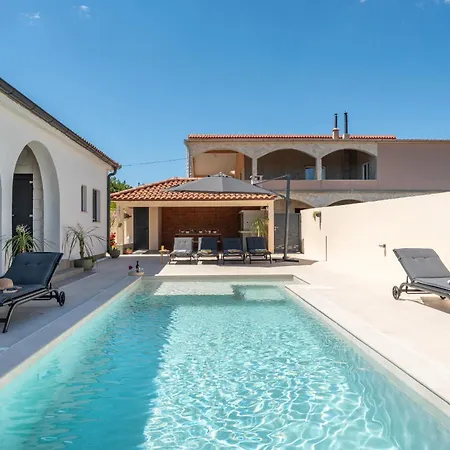Olivarum With Heated Pool * Bila Vlaka