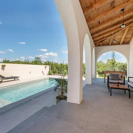 Olivarum With Heated Pool Bila Vlaka