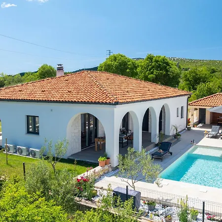 Holiday home Olivarum With Heated Pool