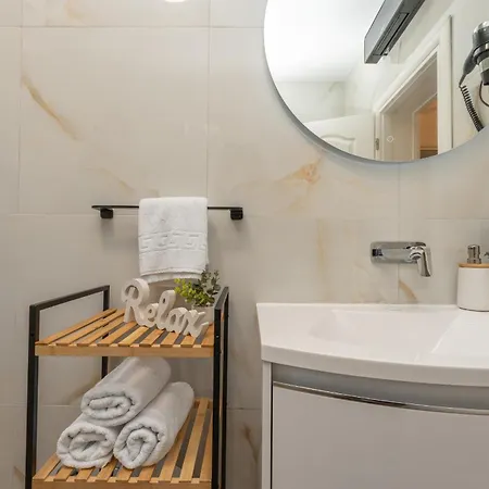 Olivarum With Heated Pool Holiday home Bila Vlaka