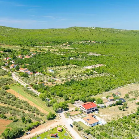 Olivarum With Heated Pool Σπίτι διακοπών Bila Vlaka
