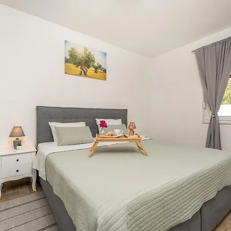 Olivarum With Heated Pool Bila Vlaka