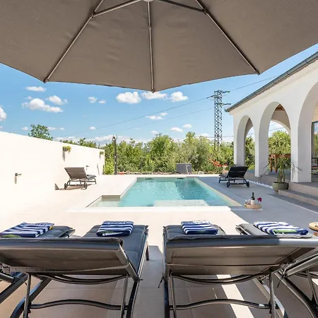 Olivarum With Heated Pool Σπίτι διακοπών