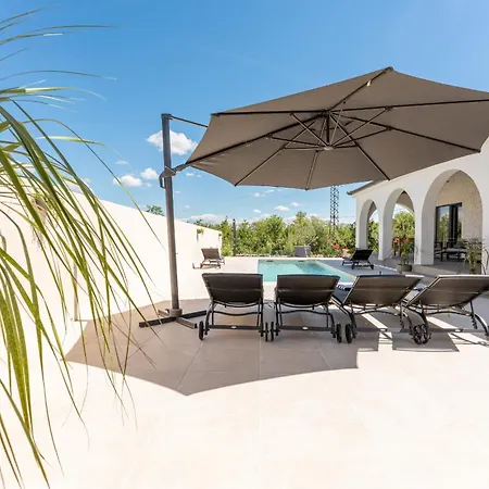 Olivarum With Heated Pool Σπίτι διακοπών *